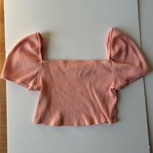 Low shoulder short shirt. Good condition